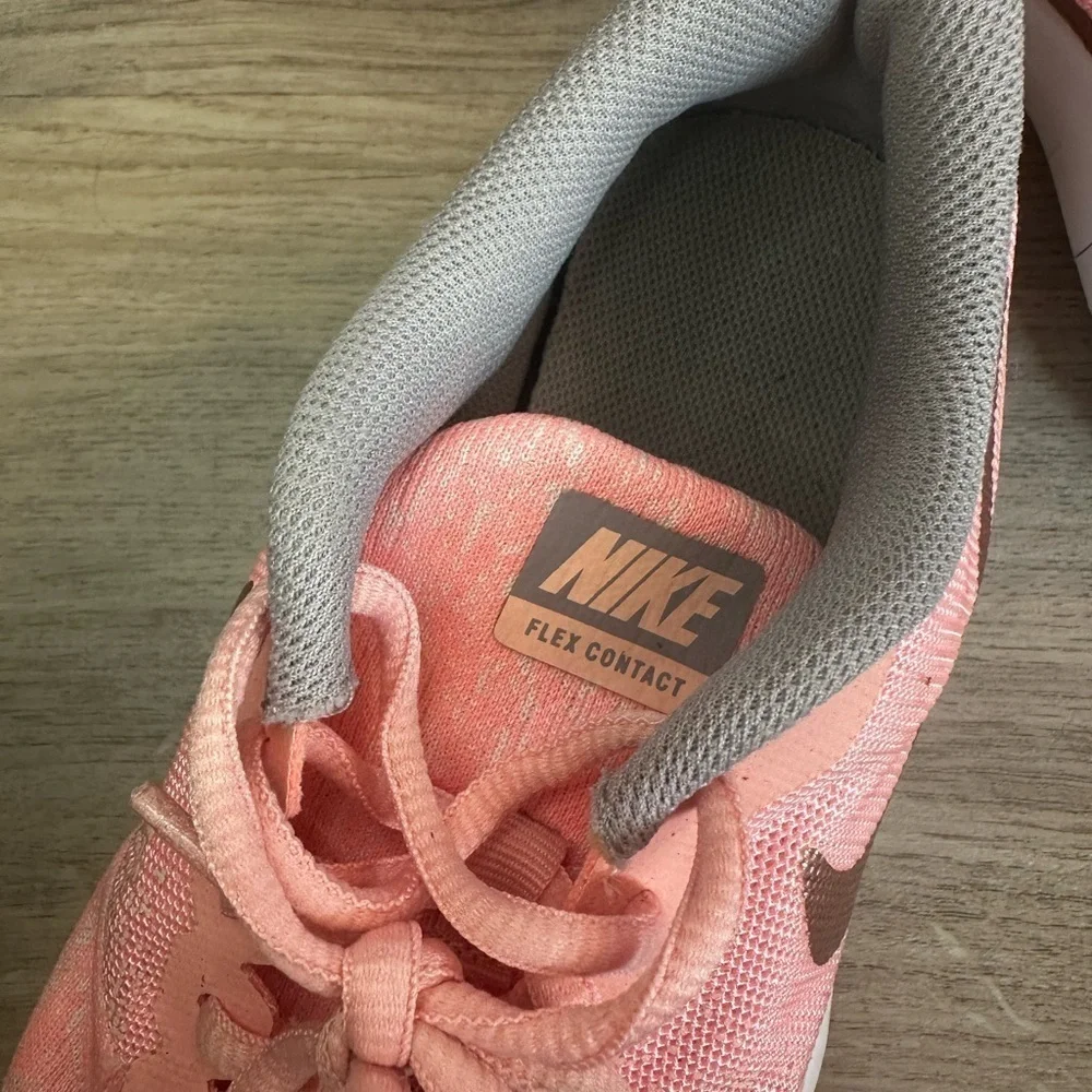 Youth Girls Nike Flex Contact Sneakers New, Coral Pink 4.5Y